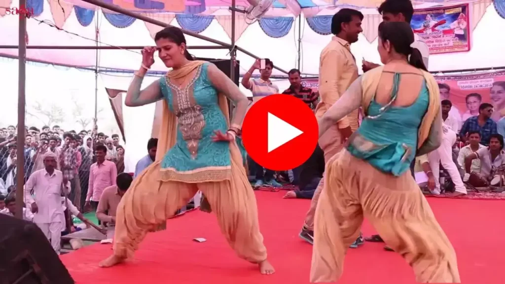 Sapna Choudhary: सपना चौधरी ने स्टेज पर किया कमरतोड़ डांस, वीडियो हो रहा जमकर वायरल